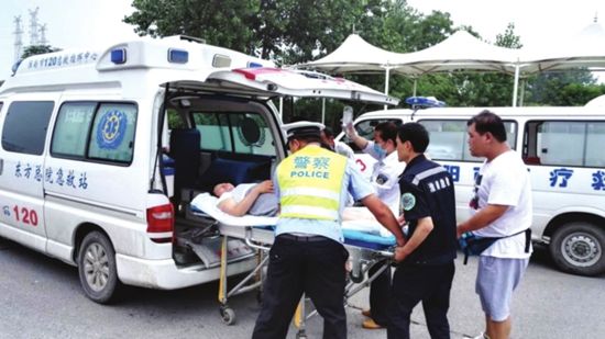 救護(hù)車(chē)一次多少錢(qián)？出車(chē)費(fèi)用太高或成救護(hù)難題？01