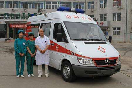 車禍期間，救護(hù)車及時(shí)出現(xiàn)能救人于危難